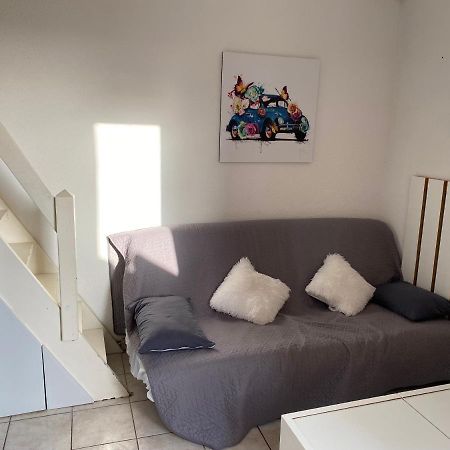 Joli Appartement Mezzanine Avec Parking La Roquille آجد المظهر الخارجي الصورة